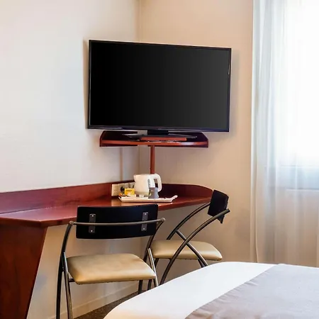 Quality Centre Bosquet Otel 4*