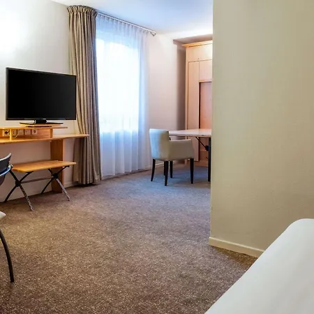 Quality Centre Bosquet Hotel 4*