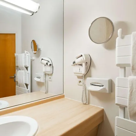 Quality Centre Bosquet Otel 4*