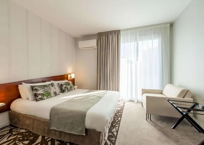 Quality Centre Bosquet Hotel 4*