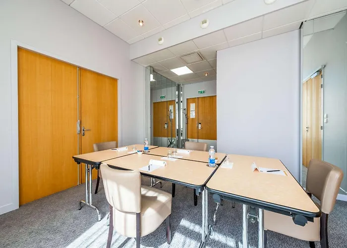 Отель Quality Centre Bosquet 4*