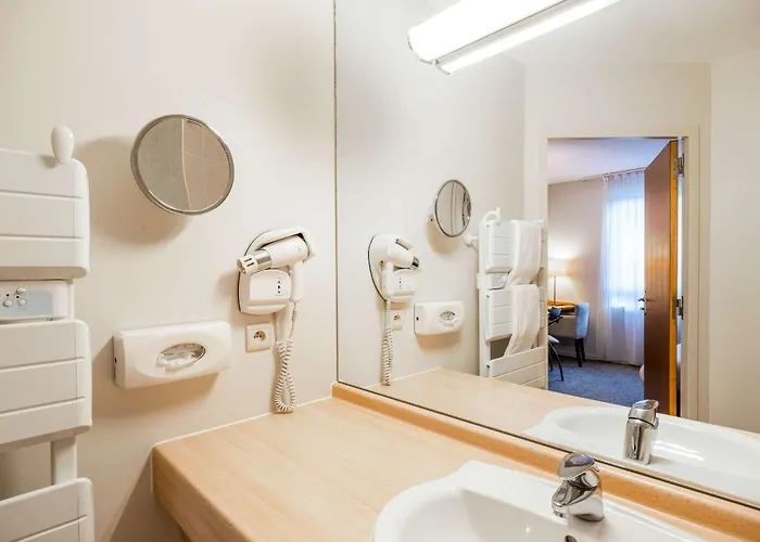 Quality Centre Bosquet Hotel 4*